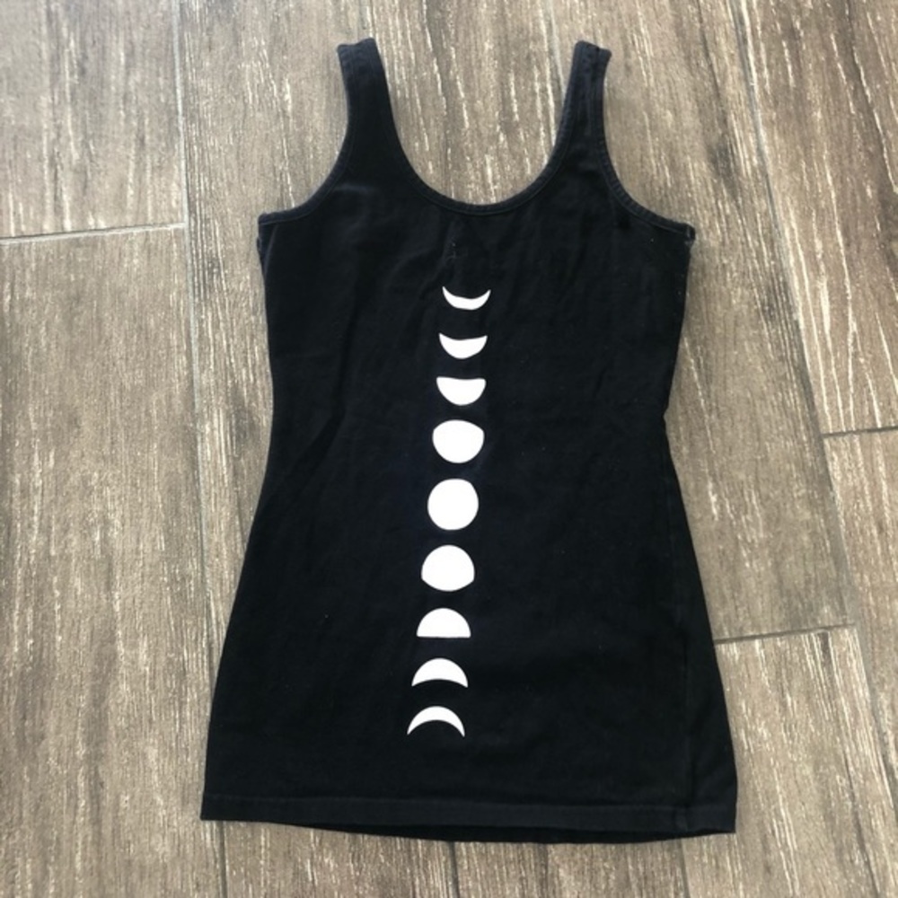 Treelance yoga black phases of moon tank
